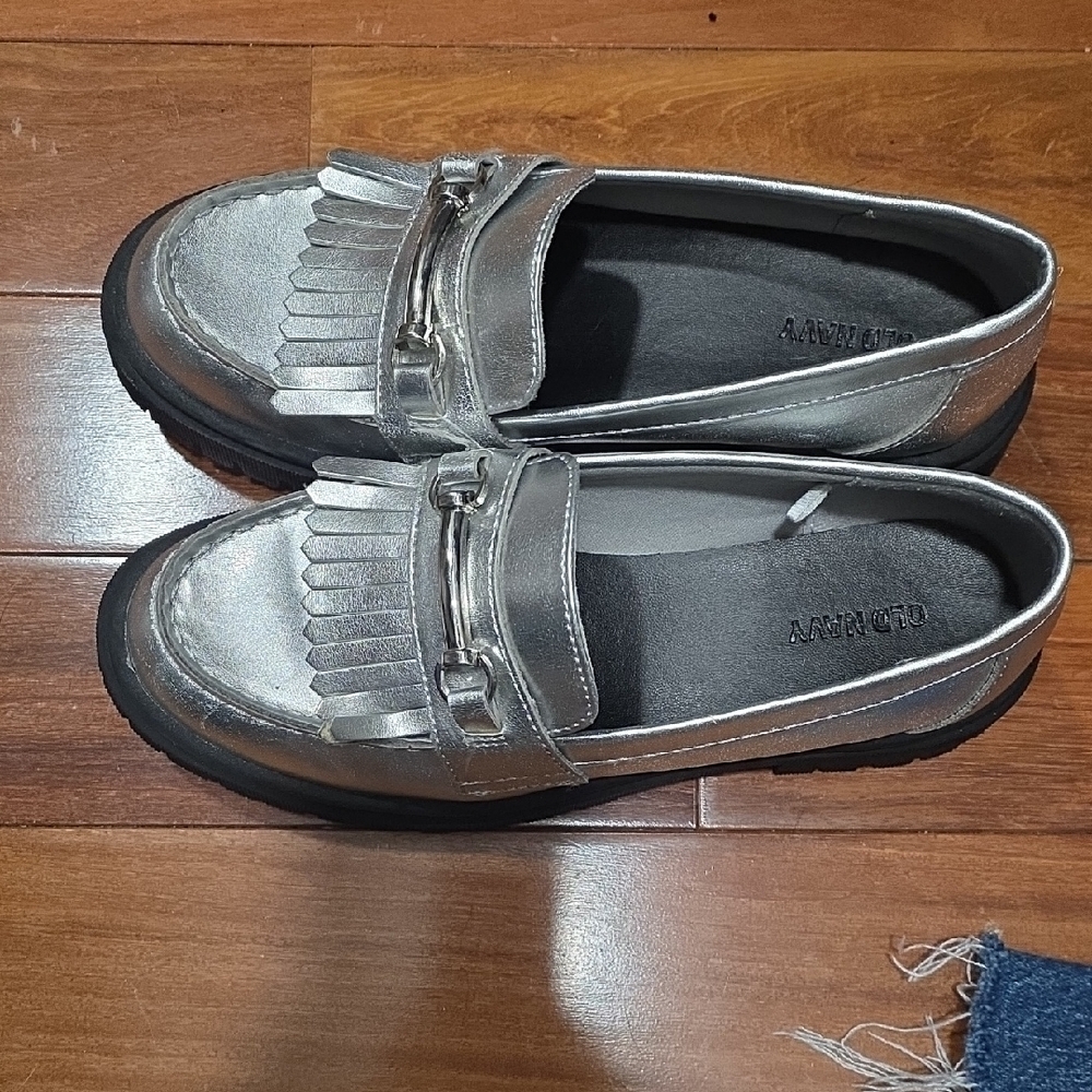 Silver Loafer - Picture 3 of 3